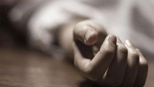 شك في سلوكها فكسر مقص في قلبها.. قصة مقتل سهام على يد زوجها القعيد