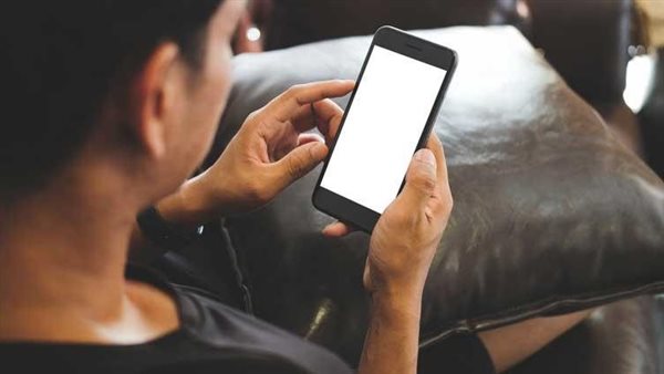 خبر سيئ للرجال.. العلم يكشف العلاقة بين الهواتف والعقم والخصوبة