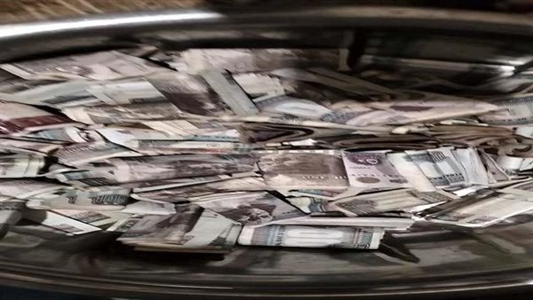 كنز عم حمدي.. العثور على شكائر أموال داخل منزل متسول بعد وفاته في الدقهلية