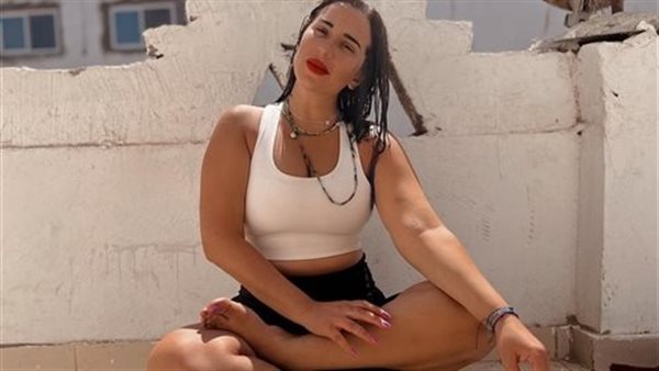 وصفت طليقها بأعظم أب.. صور أثارت الجدل لـ اسما شريف منير | شاهد