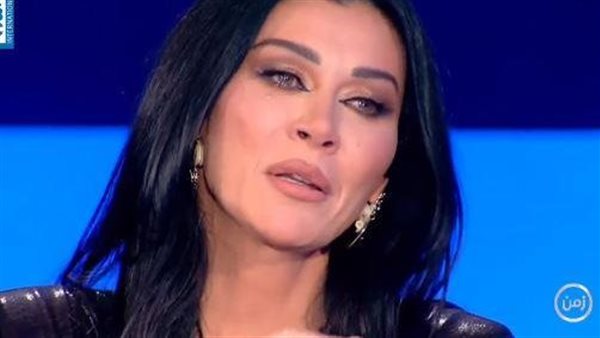 كيف تركني وراح..انهيار نادين الراسي على الهواء بعد مشاهدة صورة شقيقها الراحل | فيديو