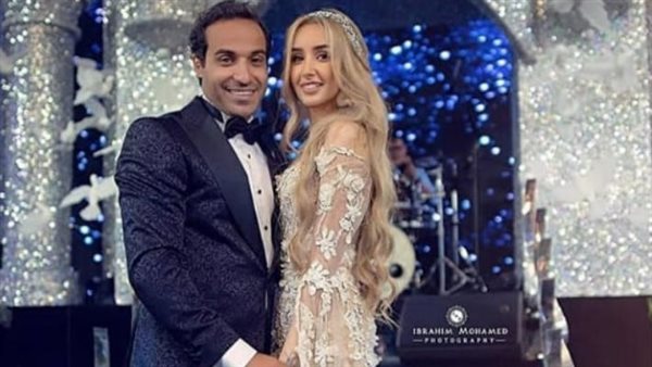سر تأجيل الحمل.. حقيقة انفصال أحمد فهمي وهنا الزاهد