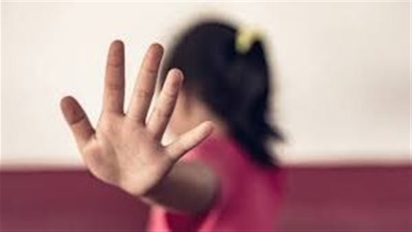 وضع يده علي مناطق حساسة.. أم تروي تفاصيل مثيرة في مطاردة نجلتها بأحد شوارع الهرم 