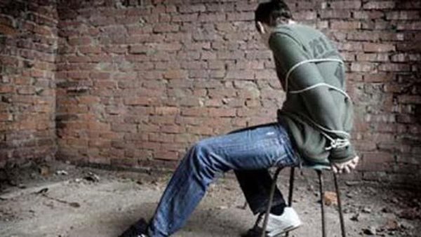 دعته لسهرة حمراء فانتظره زوجها بسنجة.. كواليس اختطاف صاحب محل هواتف بأكتوبر