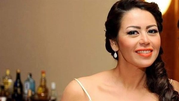 بفيديو مثير.. لقاء الخميسي تحدث جدلا حول ديانتها مجددا | شاهد