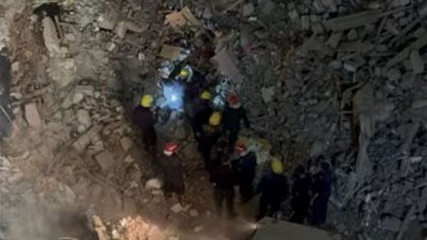8 ساعات تحت الأنقاض.. ماذا حدث لعبدالحميد وأولاده أسفل عقار بورسعيد المنهار؟