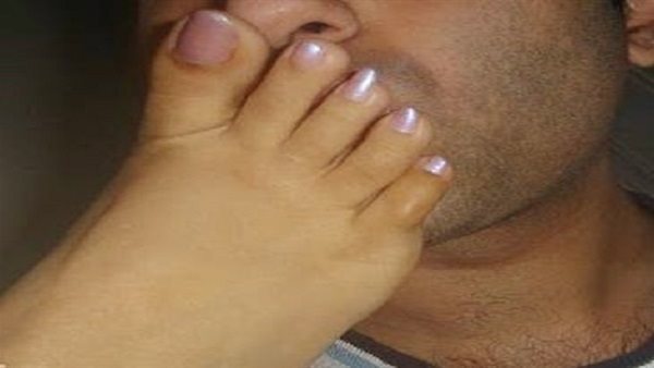 تفاصيل مثيرة في اتهام سيدة بكرداسة بضرب شابين بالكرباج لتقبيل قدميها 