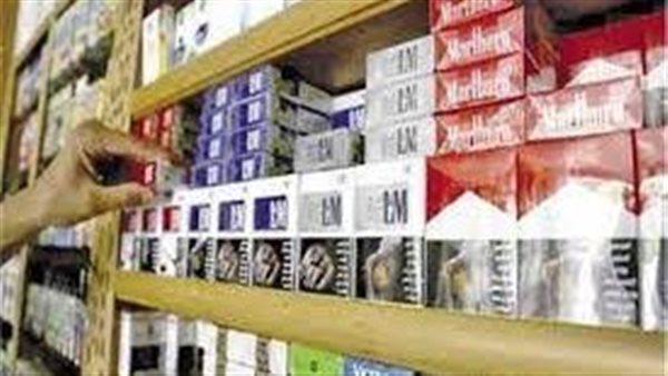 السجائر تصدم الملايين.. أسباب نقص المعروض منها وهذه أسعارها في الأسواق