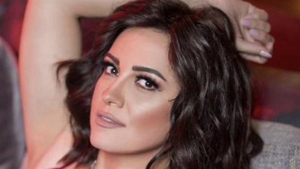 مكياج لافت.. ريهام عبد الغفور تثير الجدل بهذه الإطلالة | شاهد