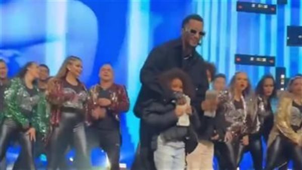 بعد ظهور أبنائه وأزمة الدولارات.. تعليق غير متوقع من محمد رمضان بالسعودية | شاهد