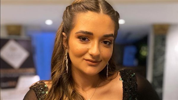 رشاقة لافتة... ملك أحمد زاهر تبهر متابعيها بهذه الإطلالة | شاهد