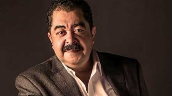 شوفت روحه بتطلع.. شريف منير يكشف تفاصيل اللحظات الأخيرة في حياة طارق عبد العزيز | فيديو