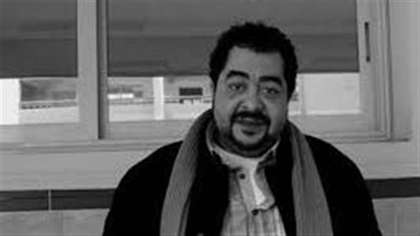 تقطع القلب.. آخر صورة للفنان طارق عبد العزيز قبل الرحيل | شاهد