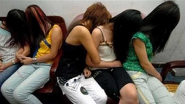 رذيلة ومتعة حرام..تفاصيل سقوط راقصتان و8 فتيات ليل في حملة على كباريهات العجوزة
