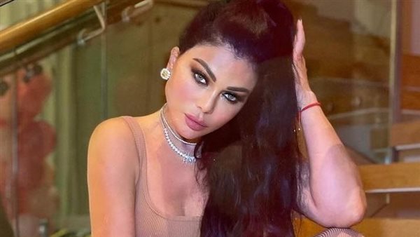 لن تتوقعه.. سعر صادم لحزام هيفاء وهبي الأصفر | شاهد