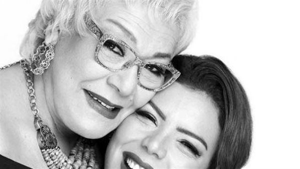 أعف عنها..أول تعليق من ناهد السباعي على وفاة والدتها