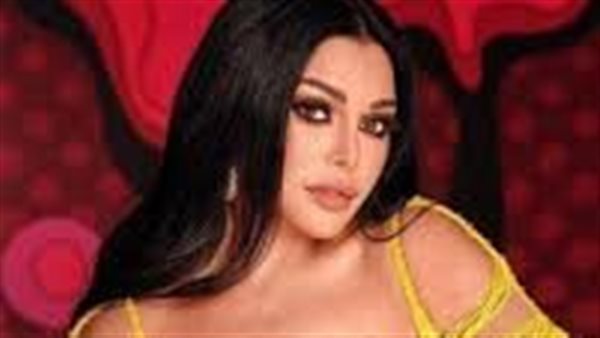 لن تتوقعه.. سعر حذاء هيفاء وهبي يثير الجدل | شاهد