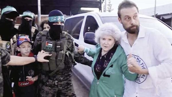  ماذا كشفت؟.. مفاجأة في نتائج فحوصات الدم للمحتجزين الإسرائيليين المفرج عنهم