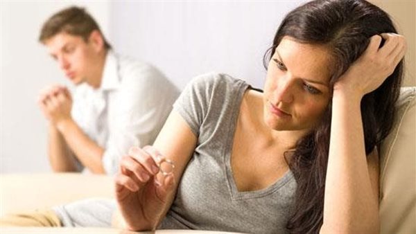 نكدية ومش نضيفة.. سامي يطلب تطليق زوجته في محكمة الأسرة 