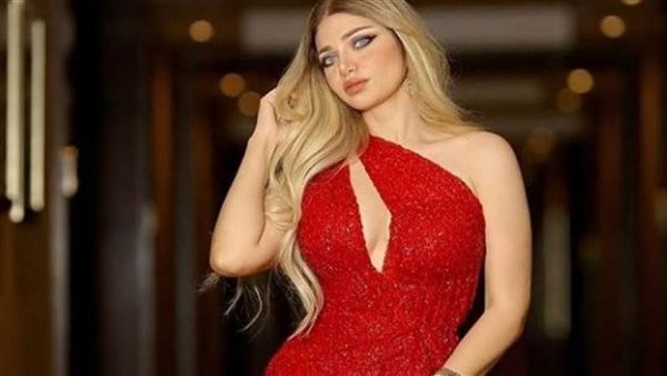 بالبيجامة واللكلوك.. ياسمين الخطيب تثير الجدل بهذه الإطلالة | شاهد