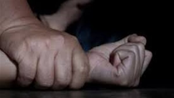 هتك عرضها وحملت منه..شيف سمك ينهي براءة فتاة بالمطرية بمراسلات وصور خاصة جدا