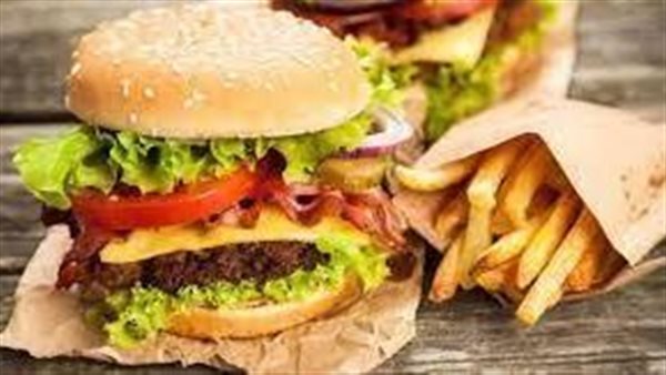 احذر.. قائمة بالأطعمة التي تزيد خطر الإصابة بالسرطان