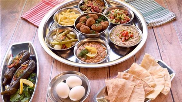 احذر.. 5 أضرار يسببها تناول الفول والطعمية يوميا