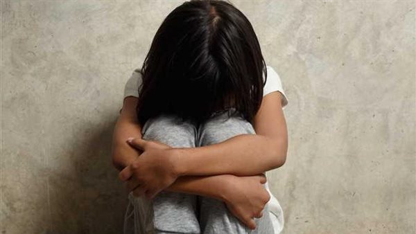 استغل مرض أخته وغياب ابنتها.. الخال هتك عرض طفلة يتيمة في الطالبية 