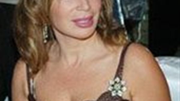 الجمهور بيحب المشاهد الساخنة.. تصريحات نارية لـ إيناس الدغيدي حول شهرة الفنانين | فيديو