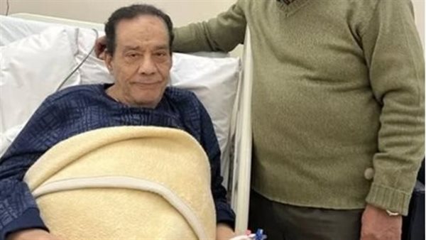 مش قادر يحرك رجليه.. لماذا أصيب الموسيقار حلمي بكر بالشلل؟