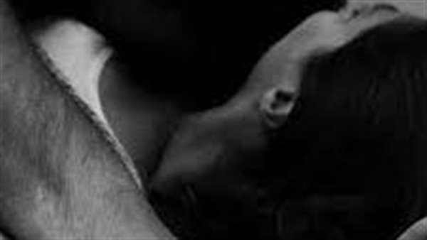 ذهب لسداد دين صديقه فحاول الاعتداء على زوجته.. تفاصيل مثيرة في الحكم على عامل بالإسكندرية