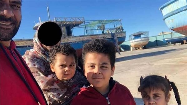 من المنوفية.. تفاصيل صادمة في مصرع زوجين وطفليهما في حادث مروع بليبيا