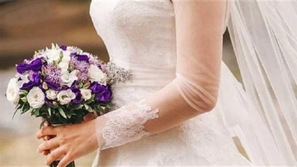بيعضني أثناء العلاقة.. عروس تطلب الخلع بعد شهر من الزواج