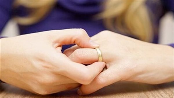 عايزنى ابيع ذهبي علشان يتفسح.. مهندسة تطلب الخلع في محكمة الأسرة