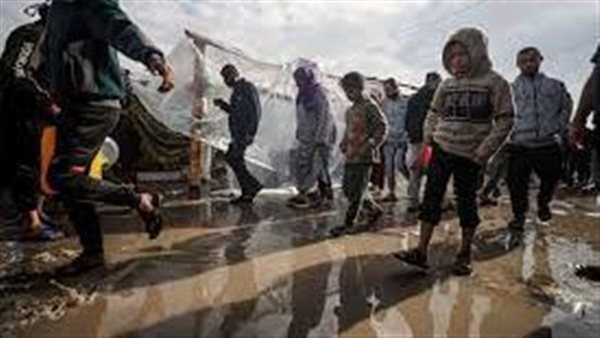 غضب من حماس.. أمطار وشتاء قارس يزيد معاناة أهالي غزة