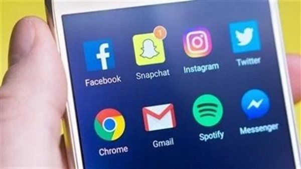 تفقد السيطرة.. مقطع فيديو لفتاة شابة يشعل غضب السوشيال ميديا | شاهد