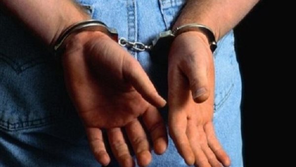 بتطبيقات وأفلام كارتون.. تفاصيل ضبط عامل يستدرج الأطفال لممارسة الشذوذ