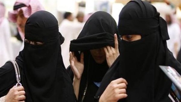 منع ارتداء ثياب النوم.. السعودية تعلن ضوابط الزي الشرعي للنساء في المملكة