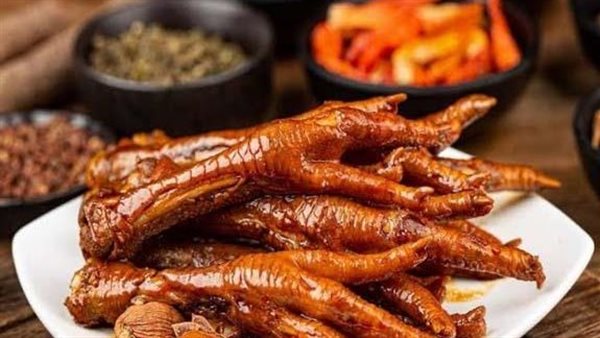 مفاجأة.. هذا ما يحدث لجسمك عند تناول طبق من أرجل الفراخ