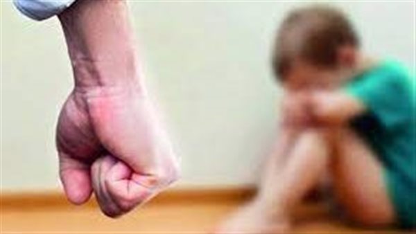 موته من الضرب.. تفاصيل الحكم على أم وزوجها بتهمة التعدي على ابنها بالجيزة
