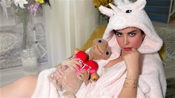 بالكاجوال.. إطلالة جديدة للفنانة شمس الكويتية | شاهد