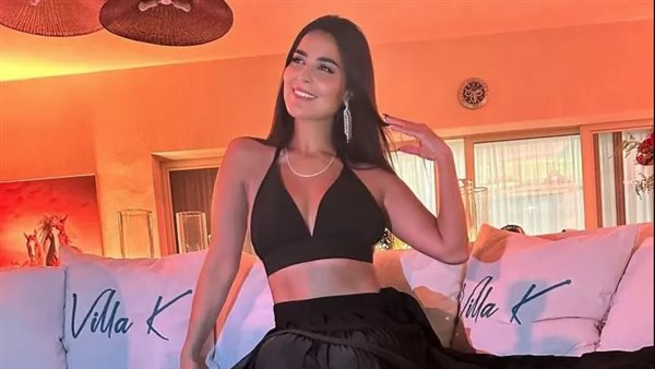 مكشوف البطن.. إطلالة مثيرة جديدة للفنانة رانيا منصور | شاهد