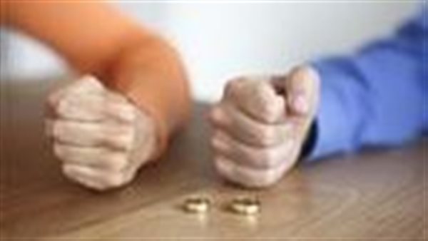 طليقها عملها مفاجأة.. عريس يطلب فسخ عقد زواجه بعد 30 يوم