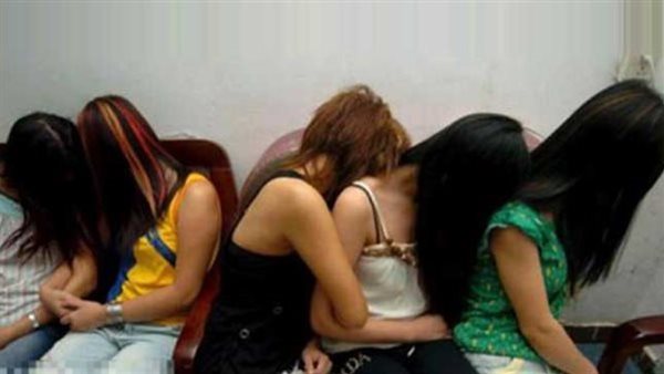 داخل كمبوند.. تفاصيل القبض على أكبر شبكة دعارة أجنبية في مصر