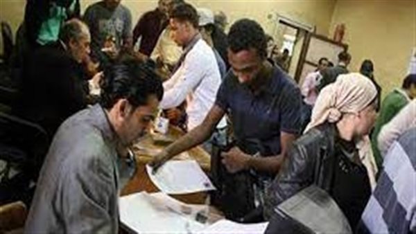 لموظفي الدولة.. شروط جديدة للعمل 3 أيام أسبوعيا 