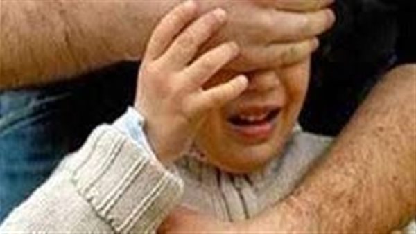 استعان بزوجته العرفي للتنفيذ.. تفاصيل القبض على متهم خطف طفلين بأكتوبر