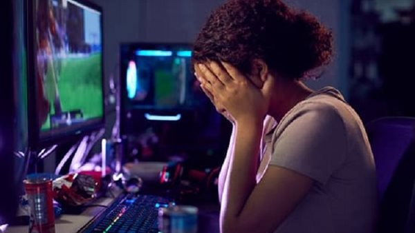 سرق منها حساب فيس بوك.. تفاصيل الحكم على المتهم بابتزاز فتاة قنا