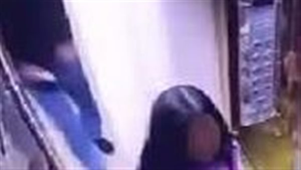 بنتك مرمية في الشارع.. ماذا قالت والدة طفلتي الأسانسير أمام النيابة؟