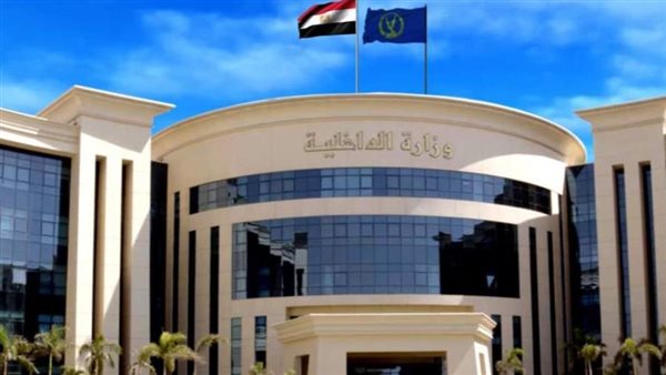 وصلة ضرب وتكبيل الأيدي.. الداخلية تكشف تفاصيل فيديوهات التعدي على طفلين بالسويس