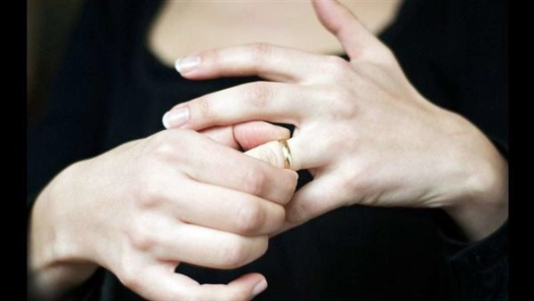 بيقولي فرفشي زميلي.. خلود تطلب خلع زوجها في محكمة الأسرة